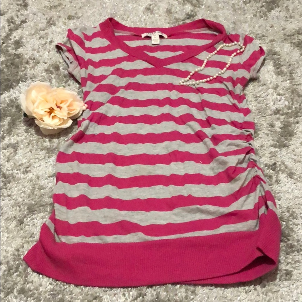 Cute and comfy maternity top